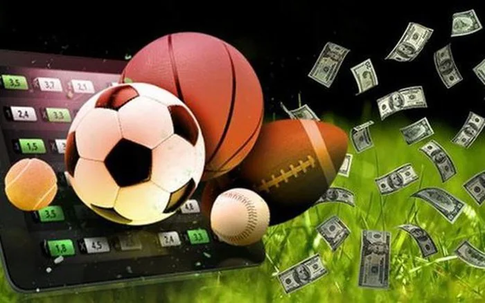 Pertandingan sepak bola dengan pemain mengejar bola